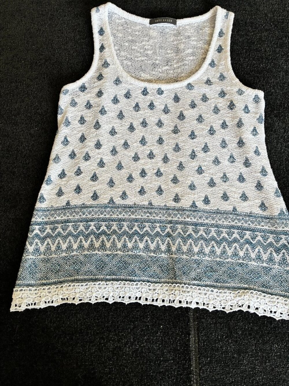 Débardeur en maille crochetée à motifs géométriques et dentelle – Taille S/P